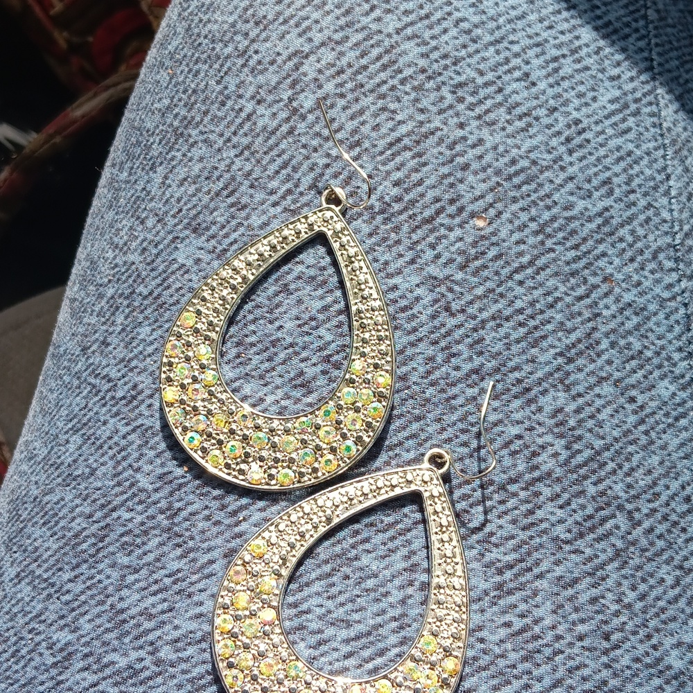 Fish-hook earrings - Picture 2 of 3